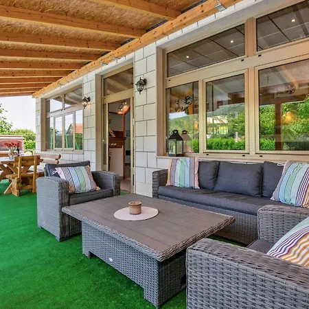 Amazing In Glavina Donja With Kitchen Holiday home